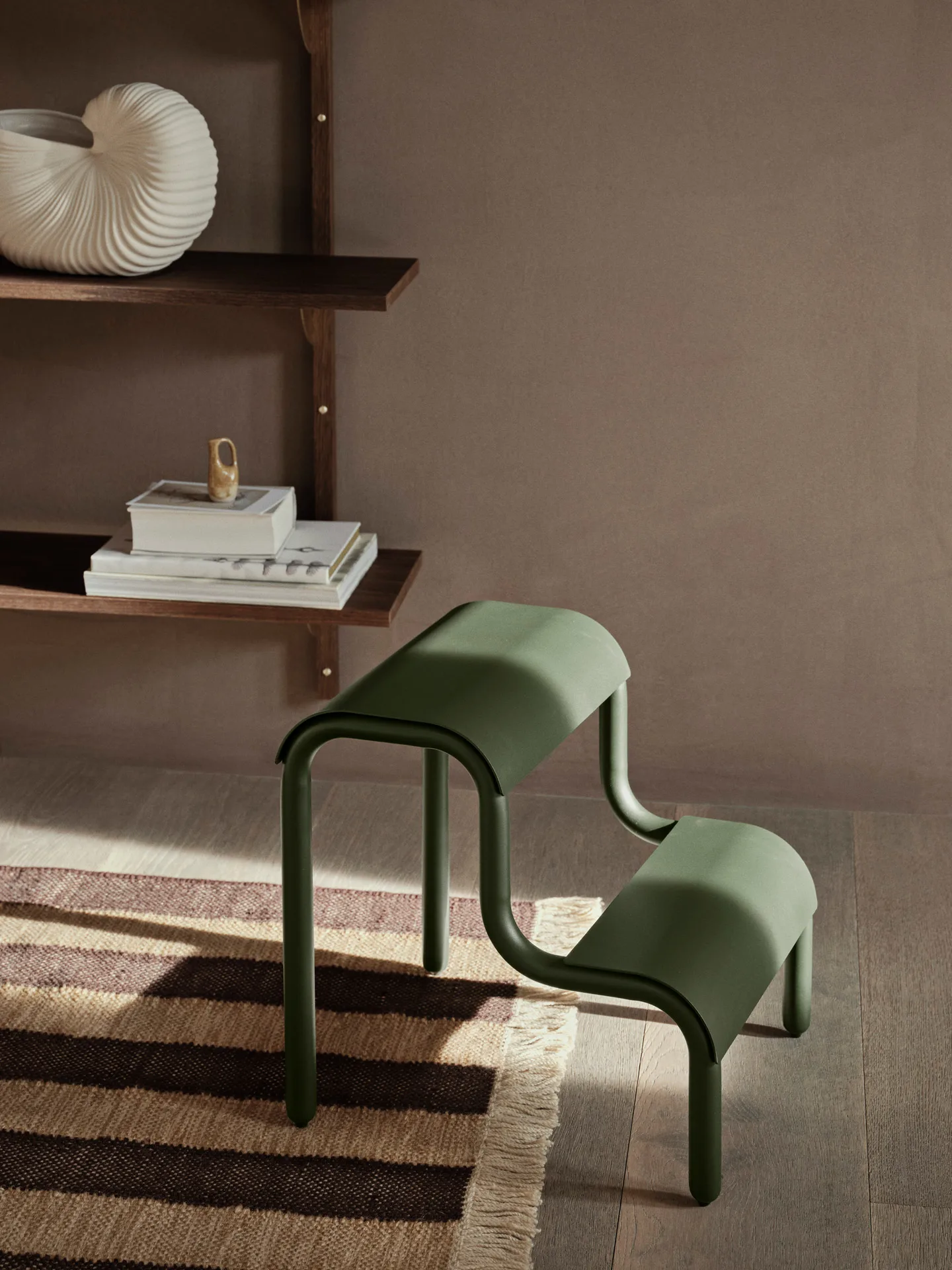 Up taburet med trin, Forest Green Ferm Living