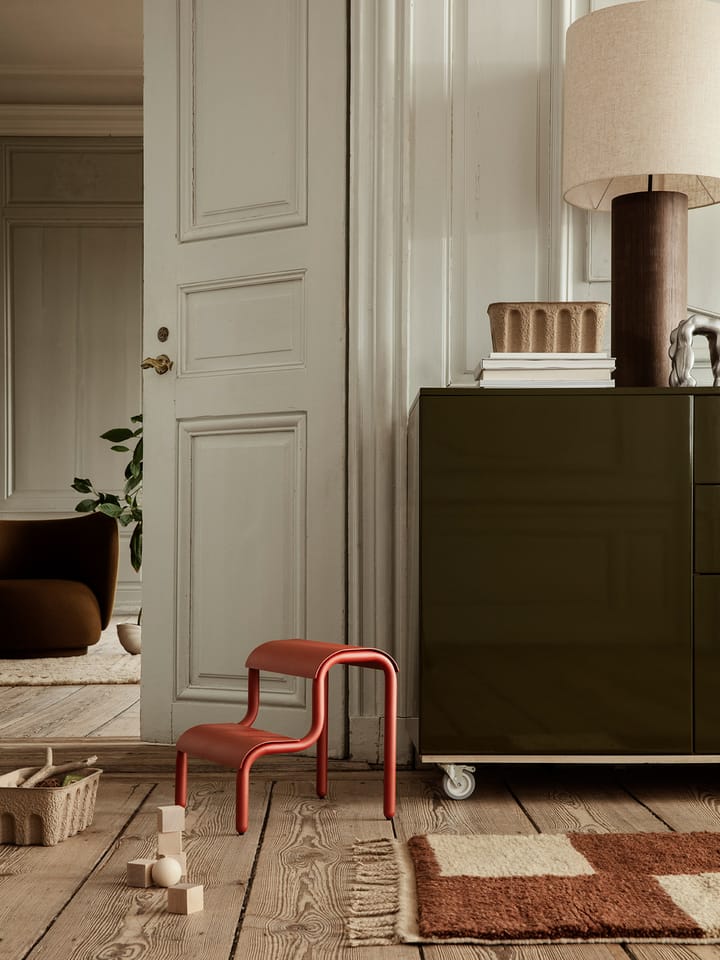 Up taburet med trin, Poppy Red Ferm Living