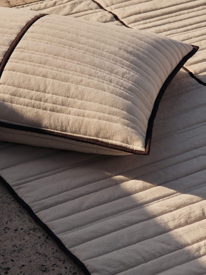 Vari quiltet pude 60x80 cm, Natural-dark chocolate Ferm Living