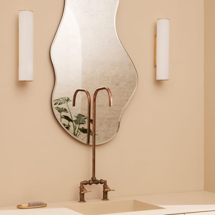 Vuelta væglampe 40 cm, Hvid/Messing Ferm Living