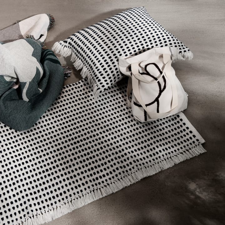 Way Outdoor rug tæppe - Off-white - ferm LIVING