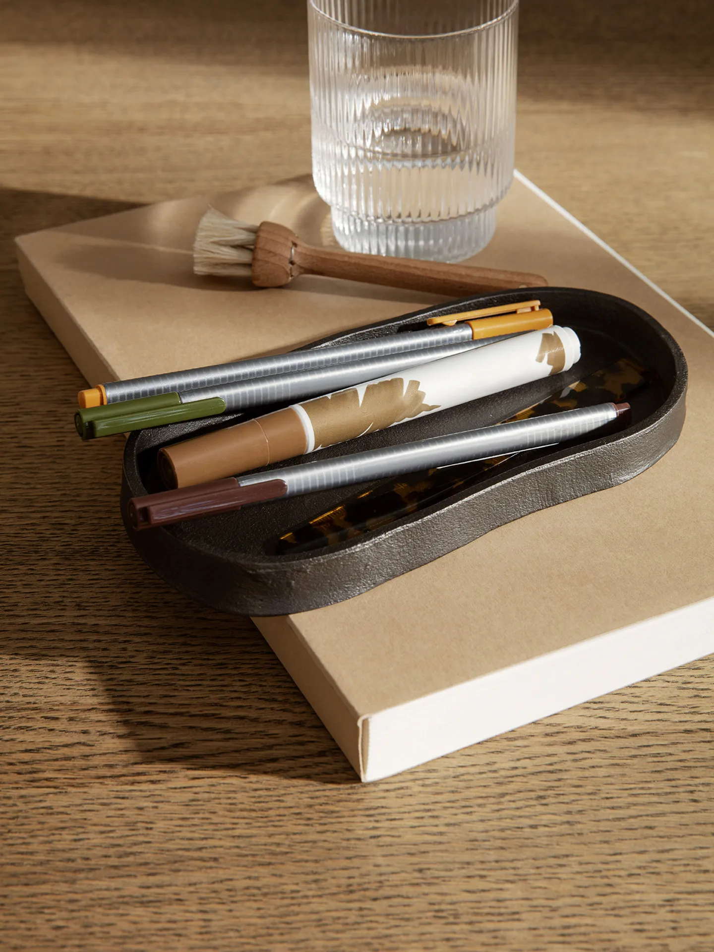 Yama bakke oval 9,5x19 cm
, Sværtet aluminium Ferm Living