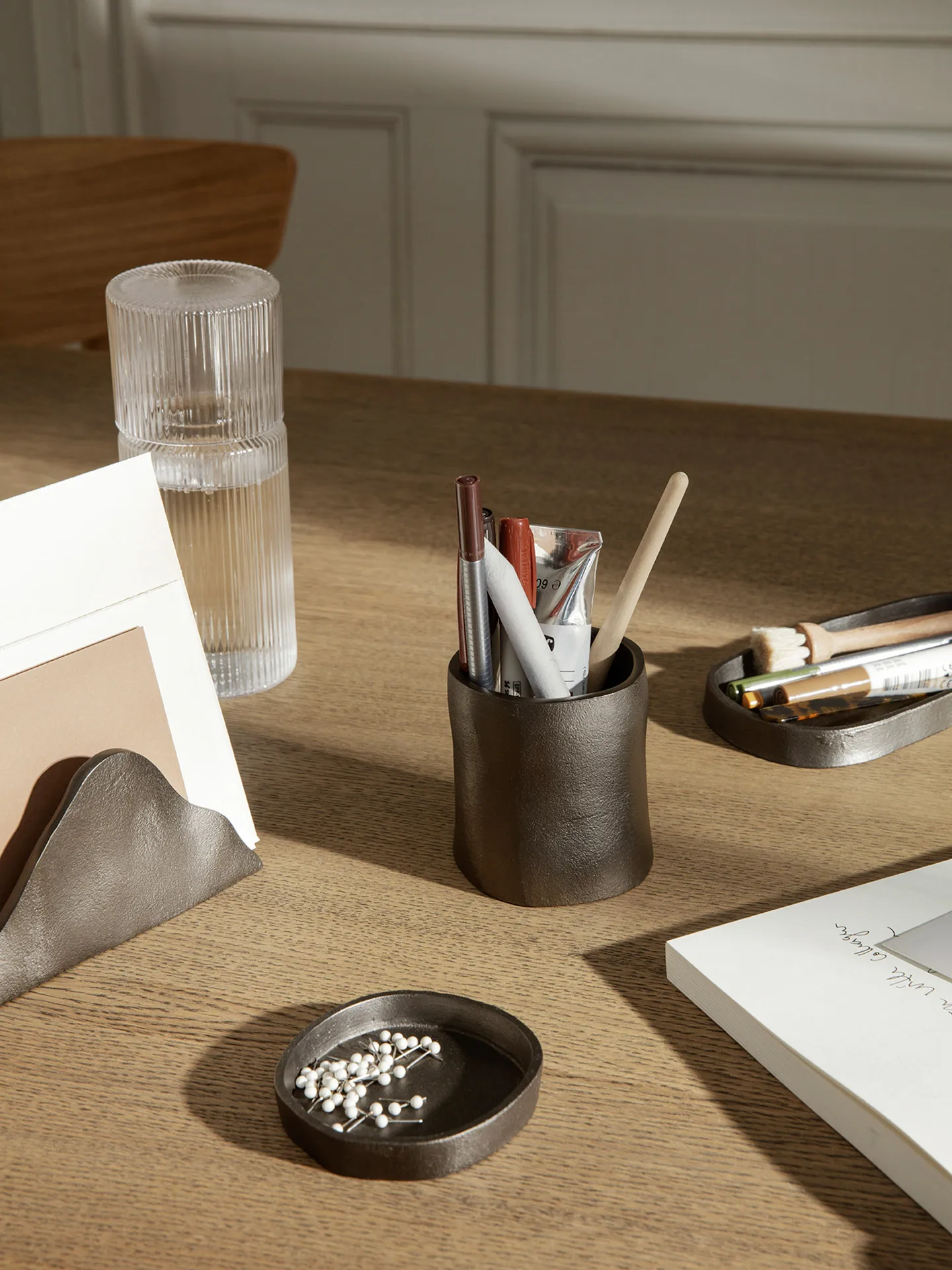 Yama Cup small Ø7,8 cm, Sværtet aluminium Ferm Living