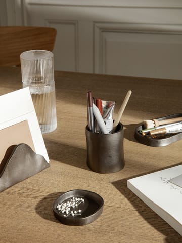Yama Cup small Ø7,8 cm - Sværtet aluminium - Ferm Living