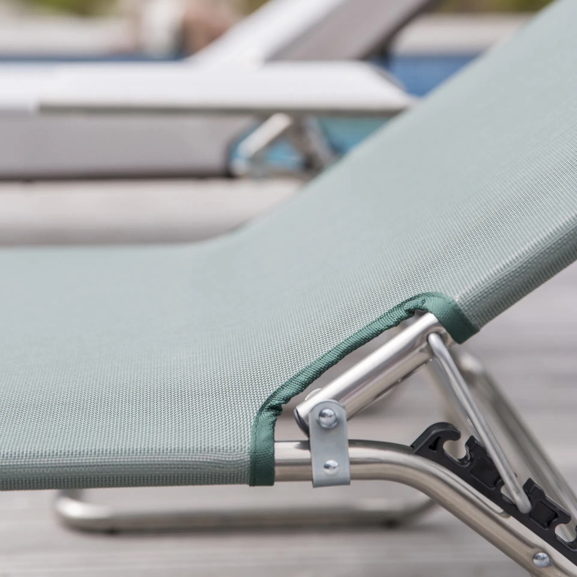 Amigo solvogn, Stof sage green-aluminium Fiam