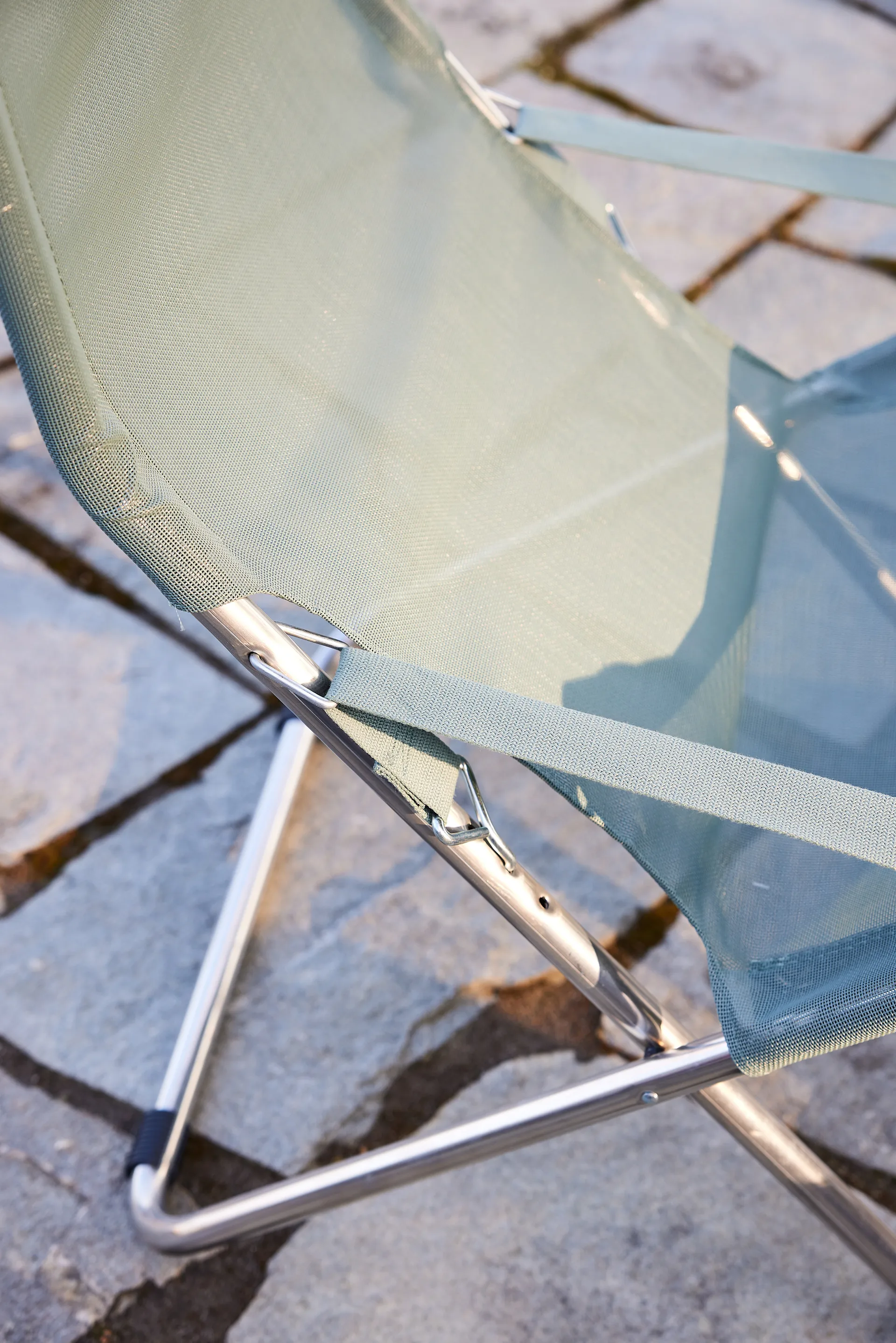 Fiesta solstol, Sage green-aluminiumstativ Fiam