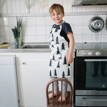 Gran voksbehandlet børneforklæde - Sort/Hvid - Fine Little Day