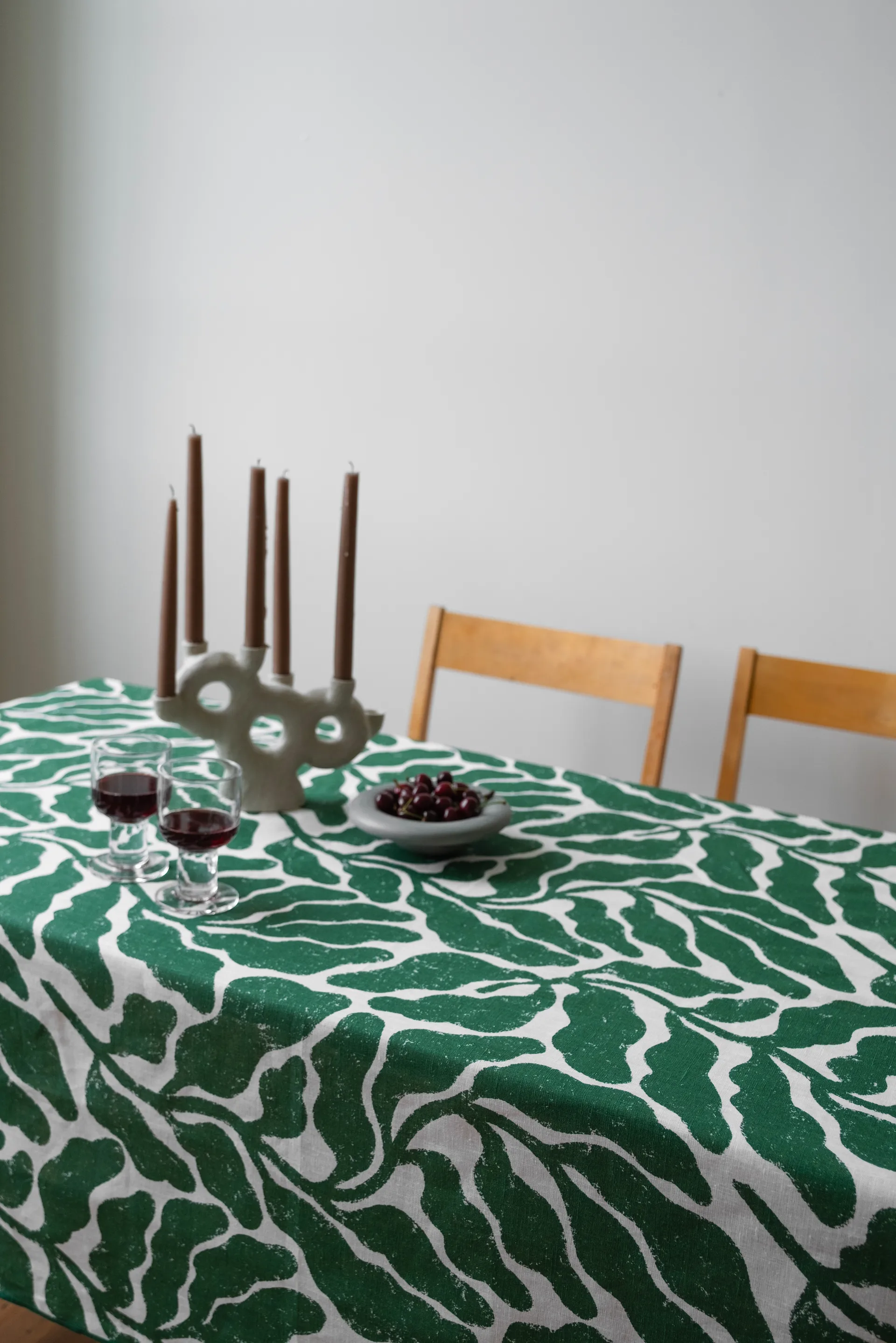 Leaves borddug, Gren, 149x250 cm Fine Little Day