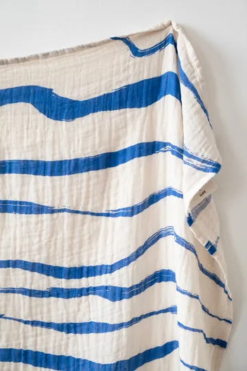 Våg musselintæppe 120x120 cm - Blue - Fine Little Day