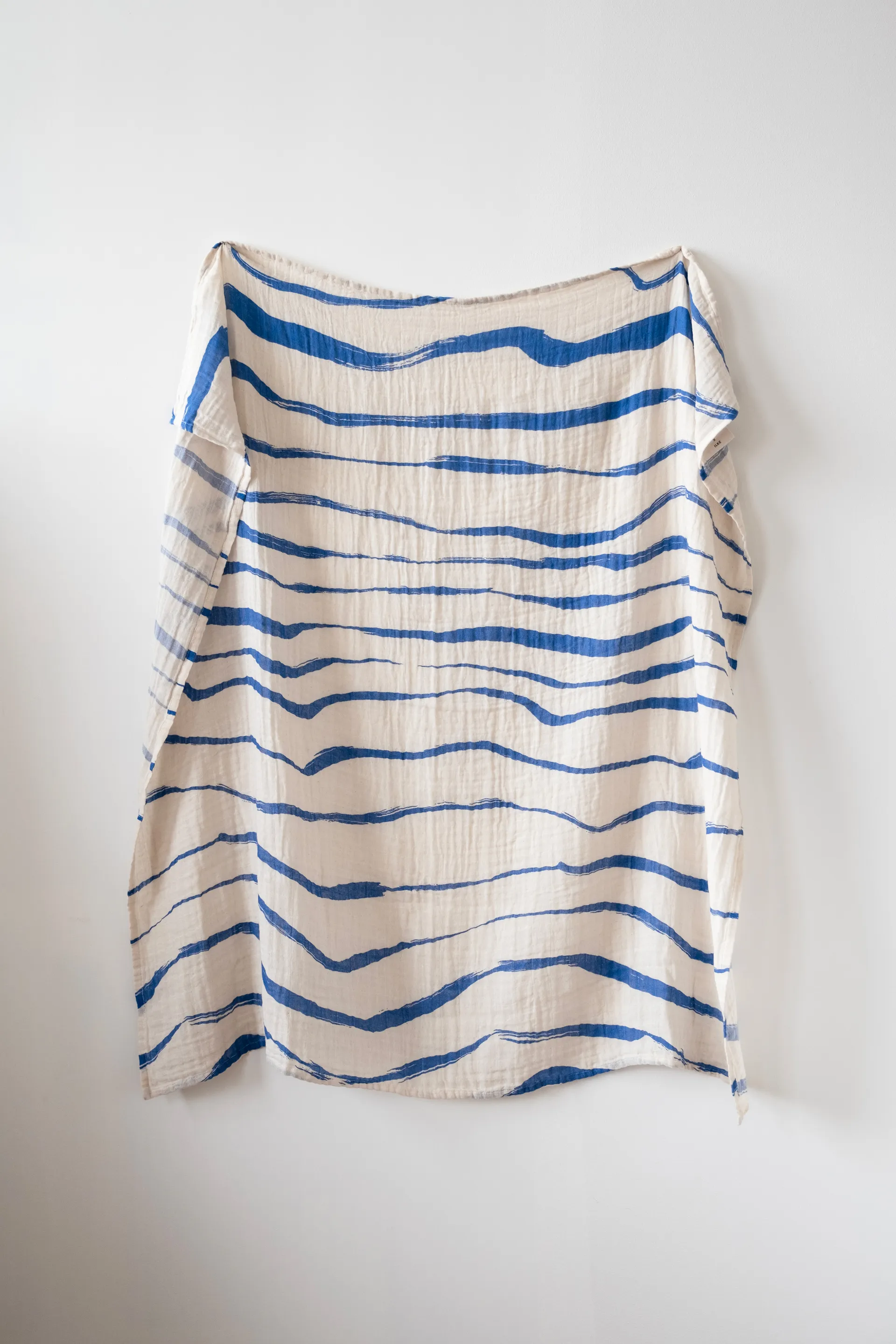 Våg musselintæppe 120x120 cm, Blue Fine Little Day