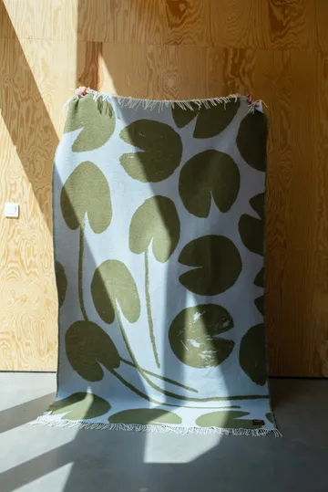 Water lilies plaid 130x220 cm - Blue-green - Fine Little Day