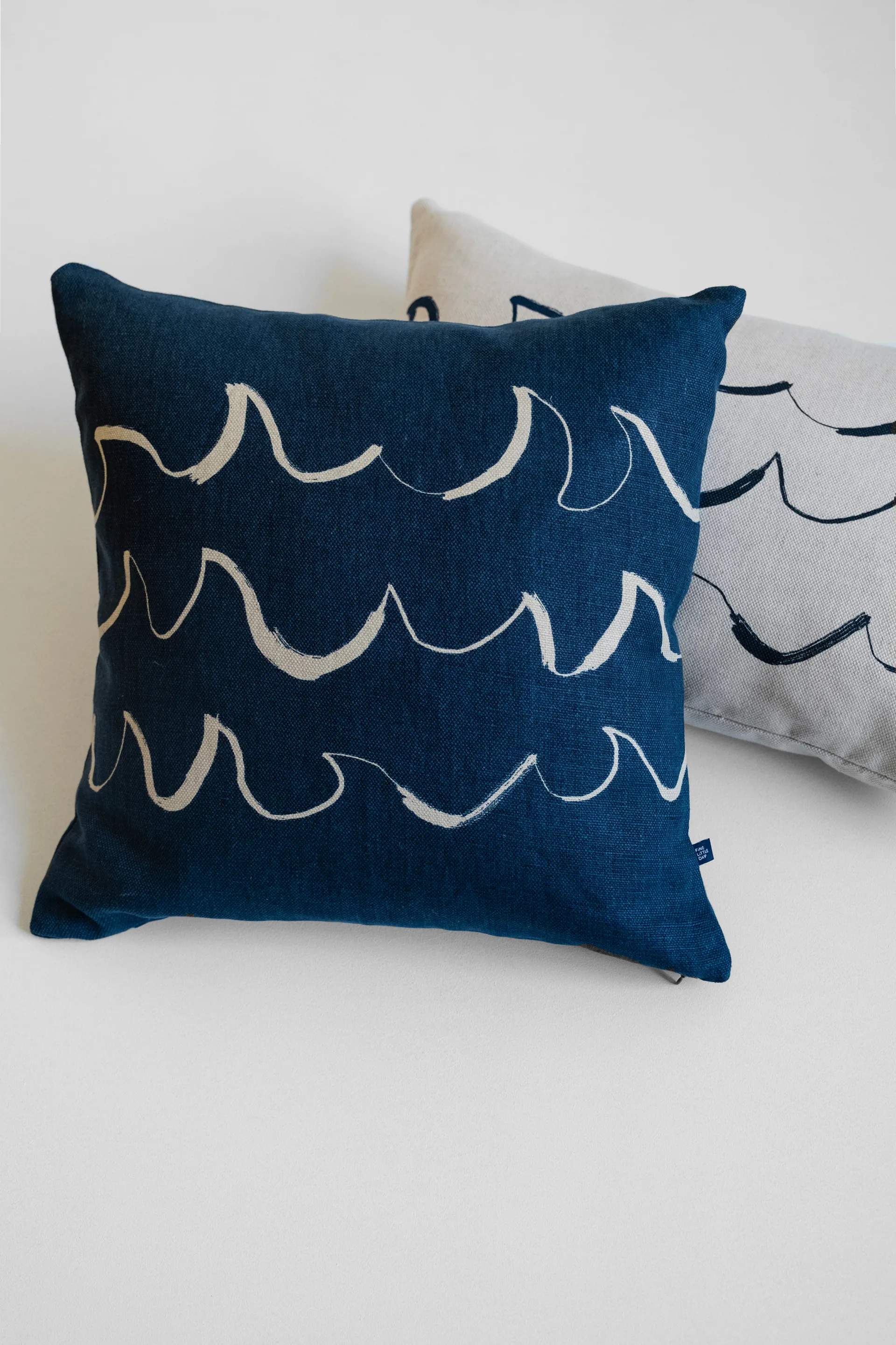 Wave pudebetræk 48x48 cm, Blue Fine Little Day