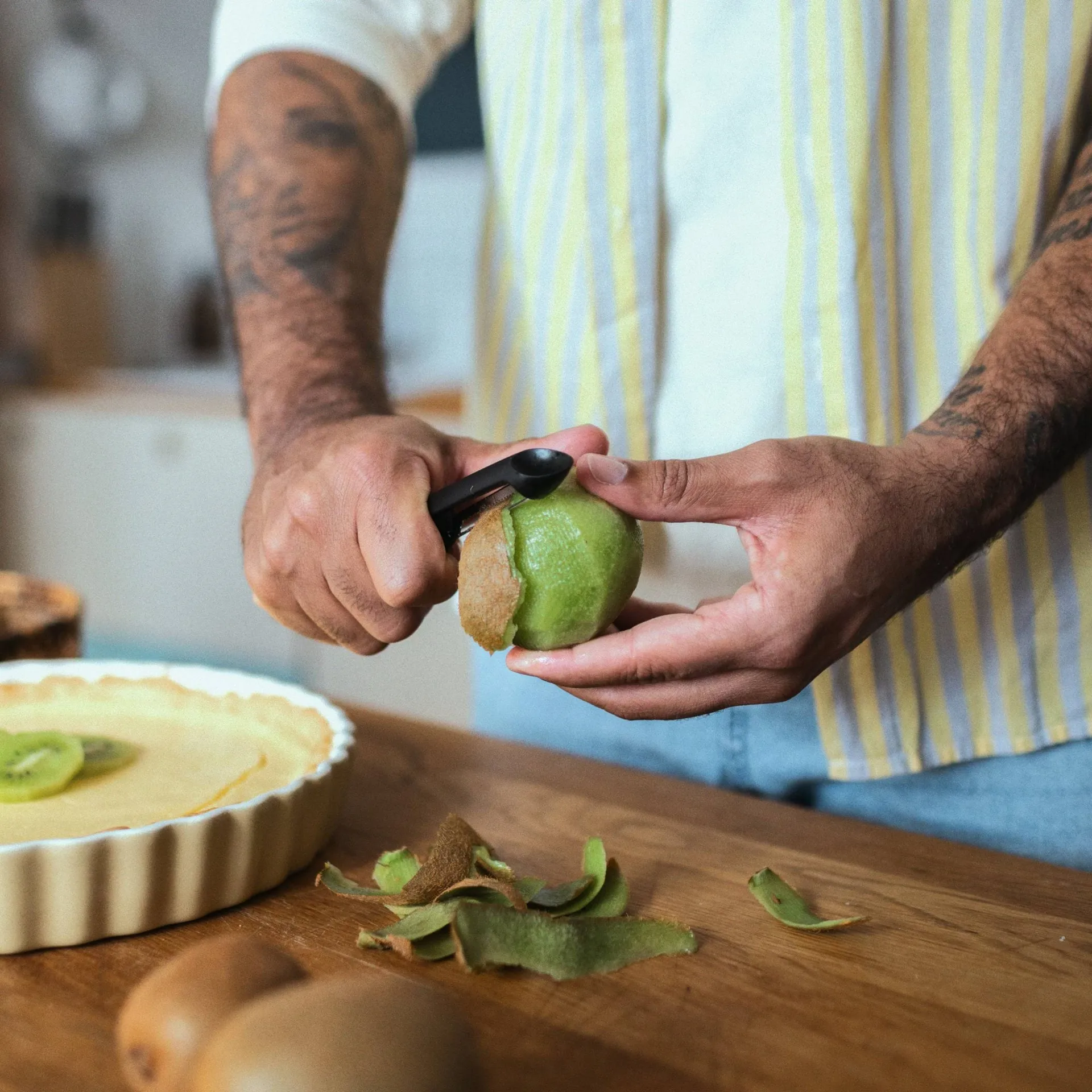 Functional Form kartoffelskræller, Sort, frugtskræller, bevægeligt blad Fiskars