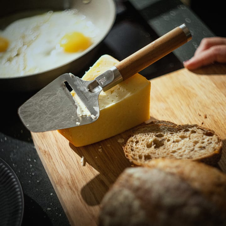 Norden ostehøvl - Rustfrit stål/Birk - Fiskars