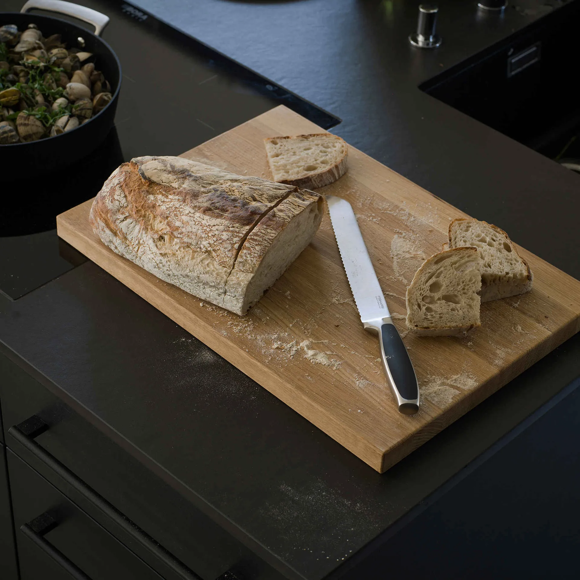 Royal brødkniv, 23 cm Fiskars