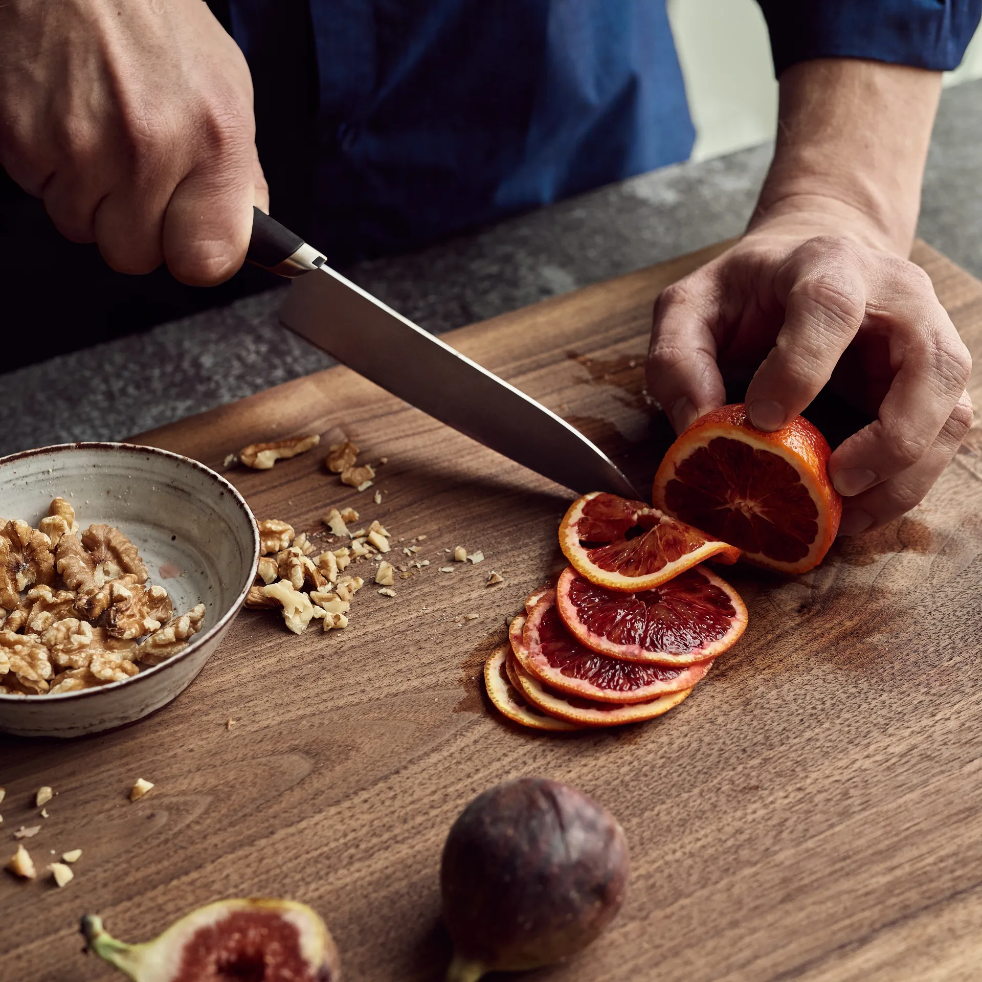 Titanium kokkekniv 16 cm, Sort Fiskars