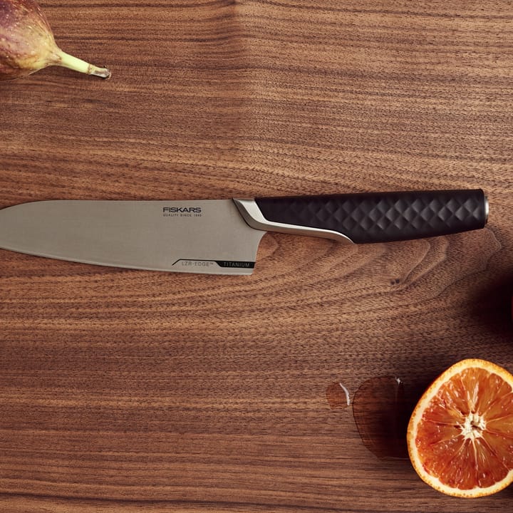 Titanium kokkekniv 16 cm, Sort Fiskars