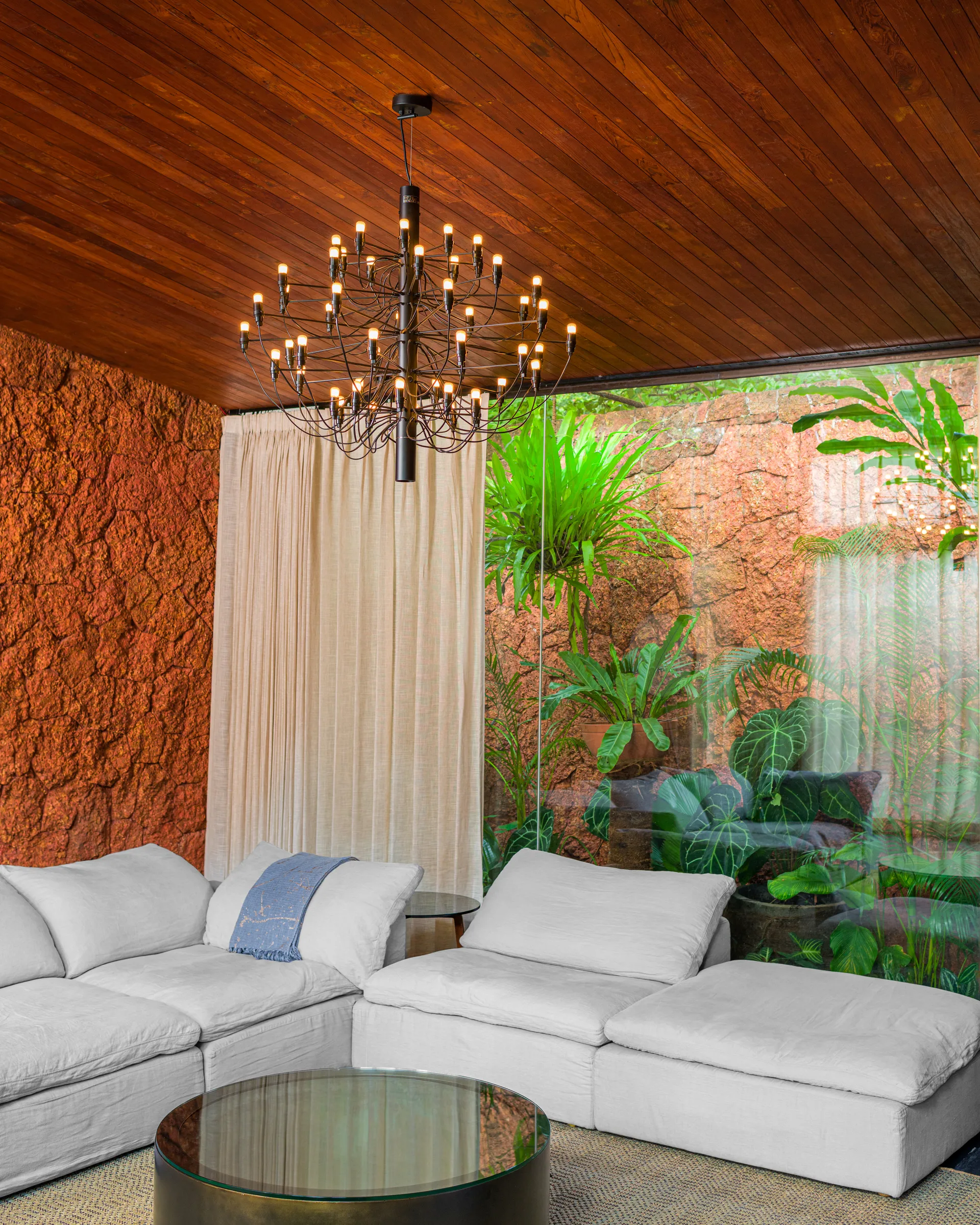 2097 Sarfatti lysekrone, Mat sort 50 lamper Flos