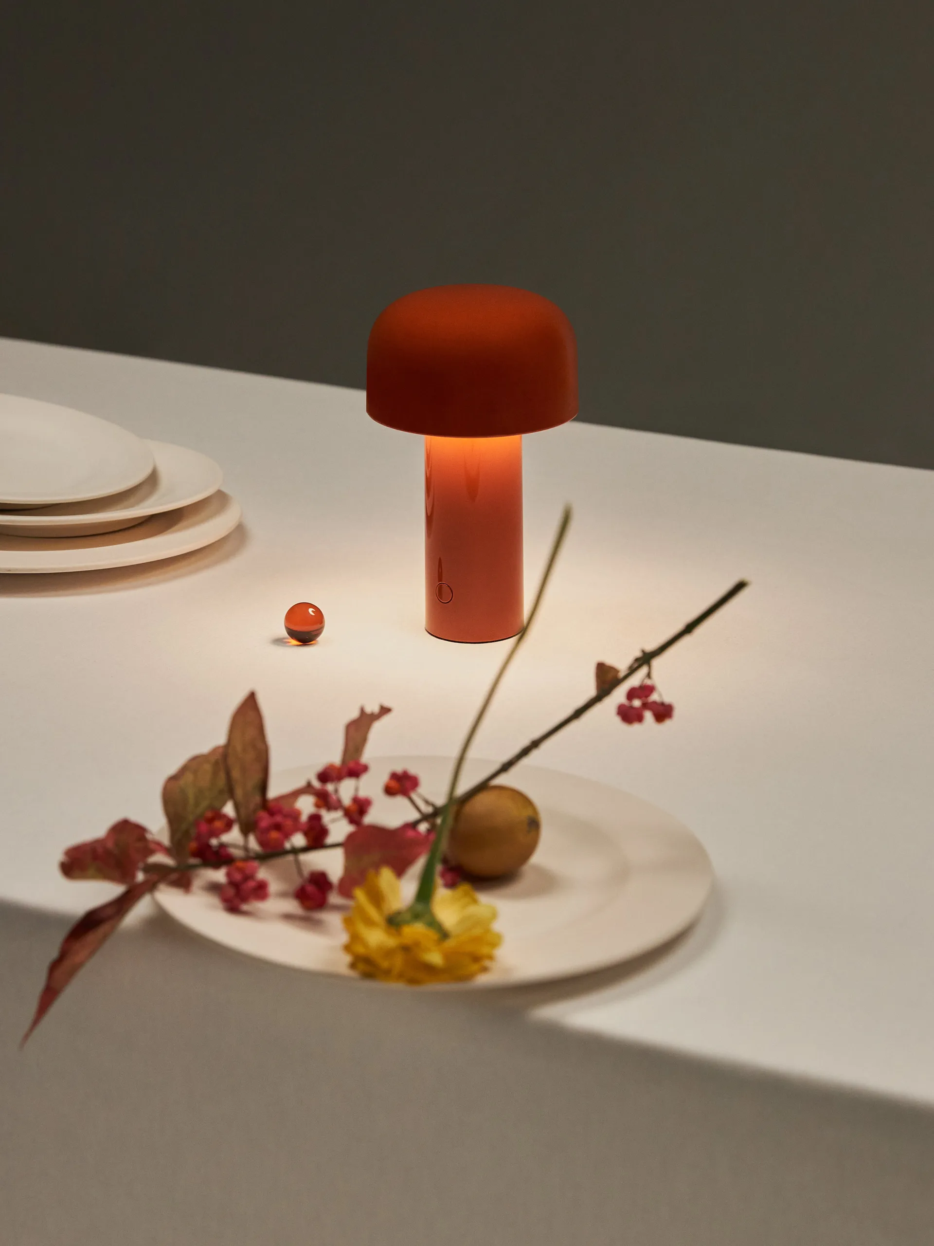 Bellhop portabel bordlampe, Brick red, IP54 (indendørs/udendørs) Flos