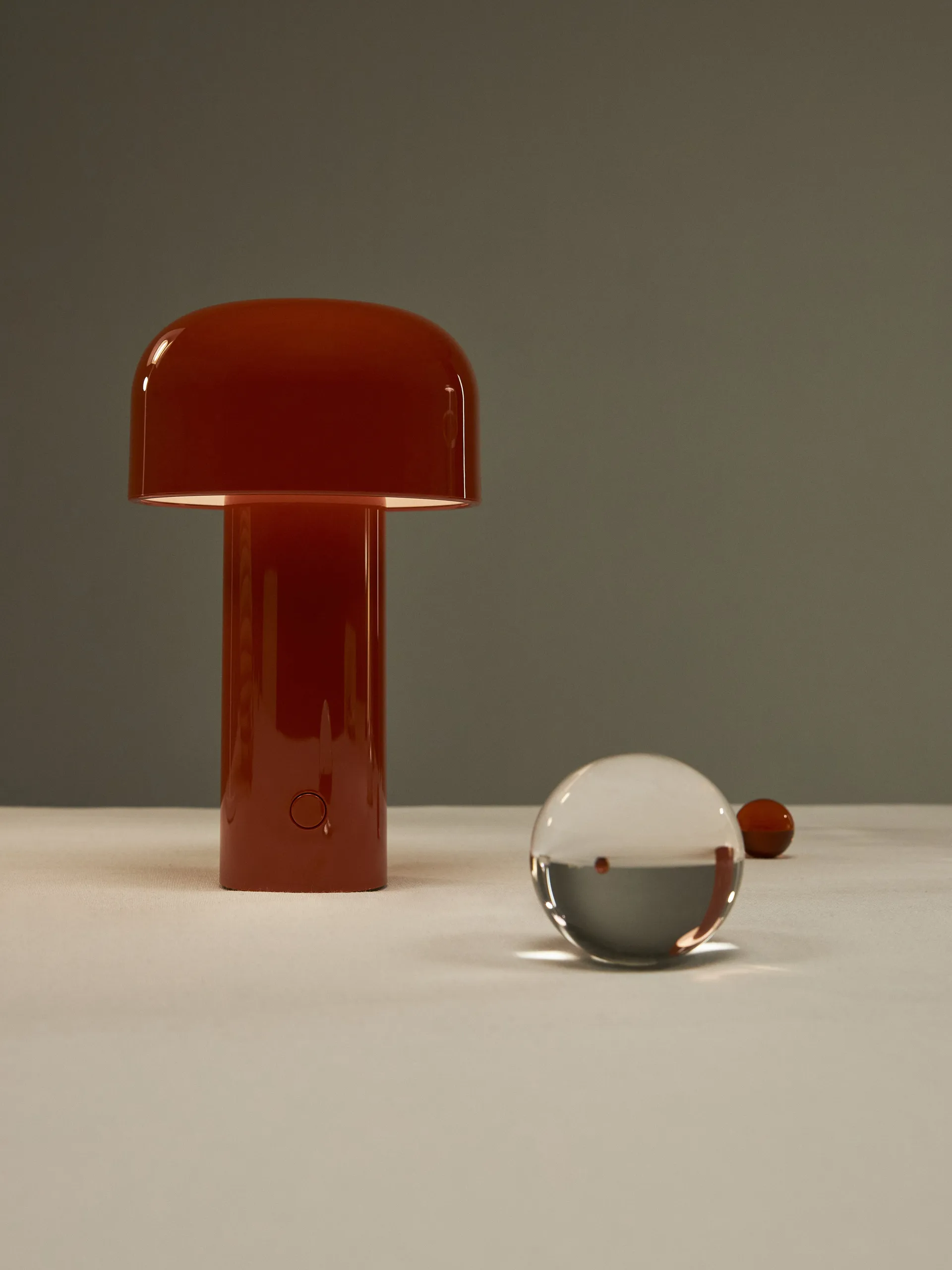 Bellhop portabel bordlampe, Brick red, IP54 (indendørs/udendørs) Flos