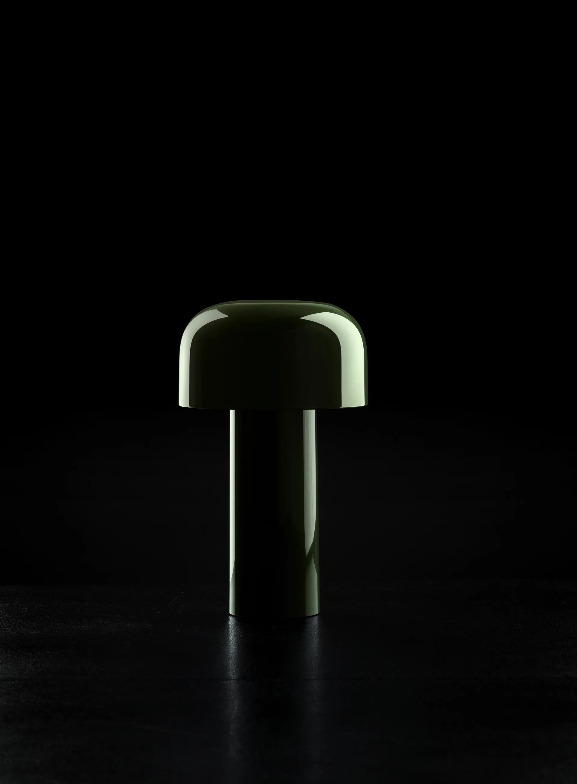 Bellhop portabel bordlampe, Glossy green, IP54 (indendørs/udendørs) Flos