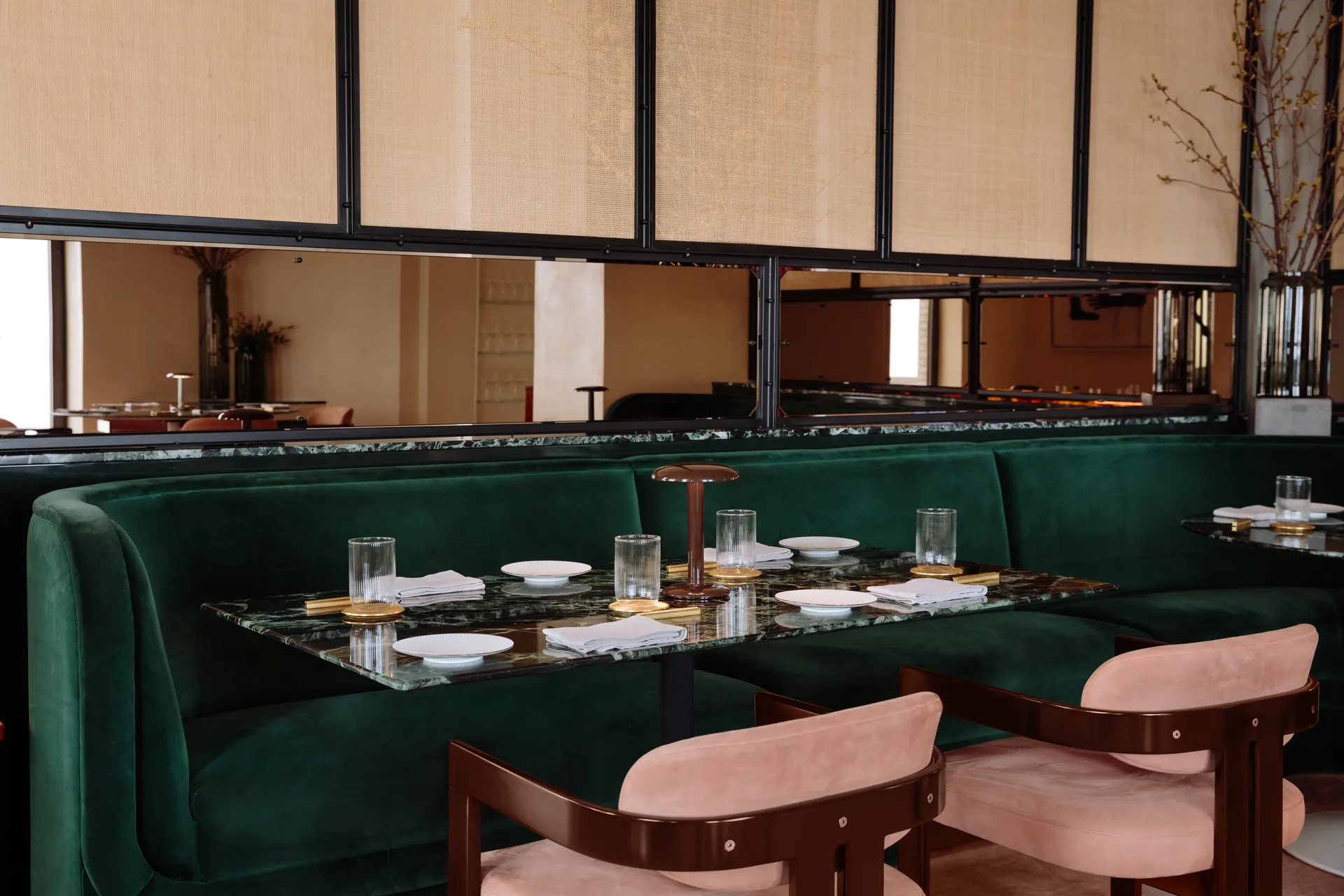 Gustave Residential portabel bordlampe, Lacquered brown Flos