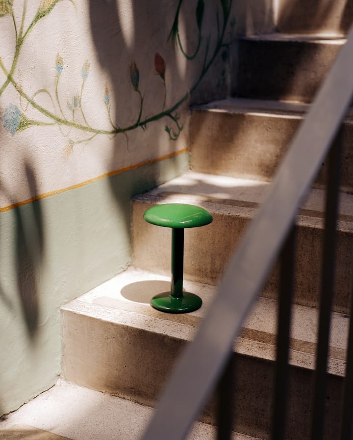 Gustave Residential portabel bordlampe, Lacquered green Flos