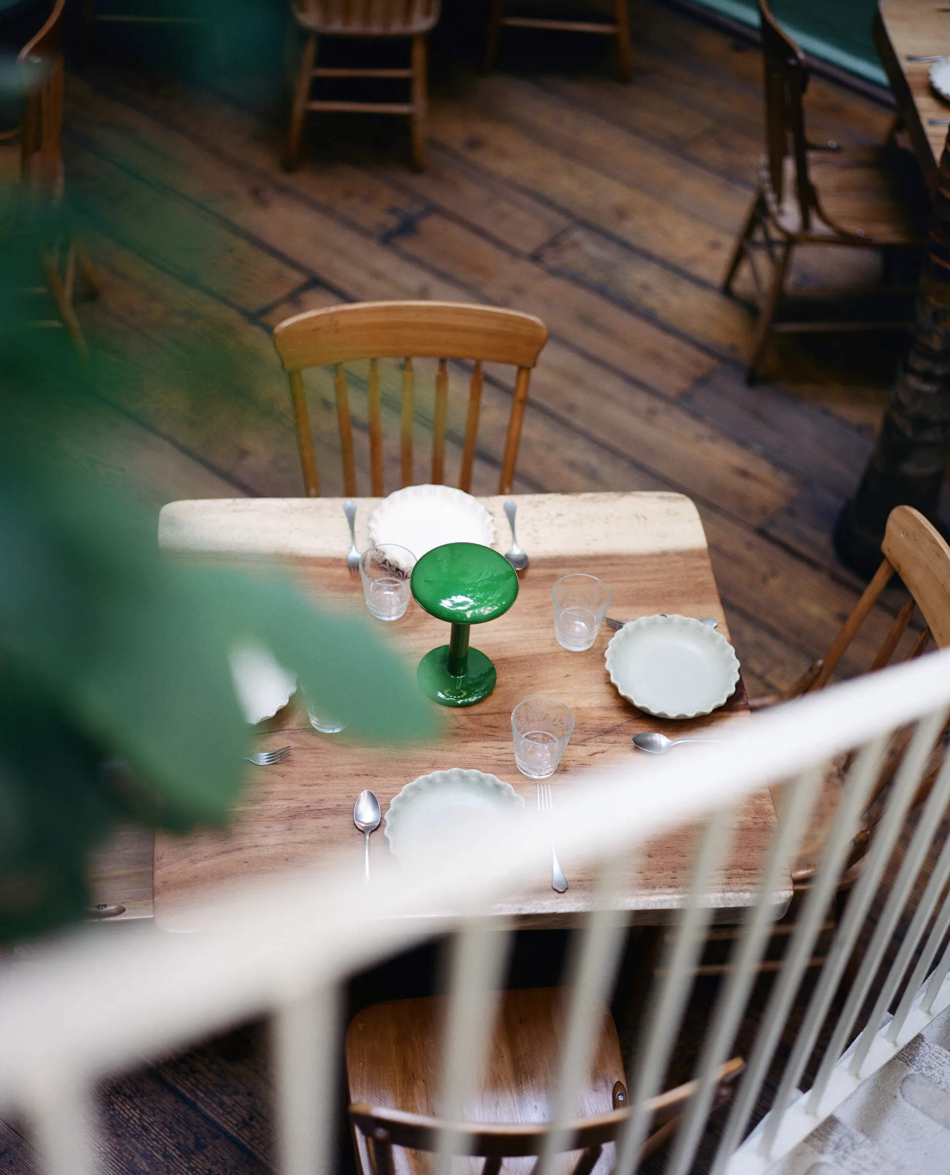 Gustave Residential portabel bordlampe, Lacquered green Flos