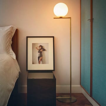 IC Lights F2 gulvlampe - Børstet messing-opal - Flos