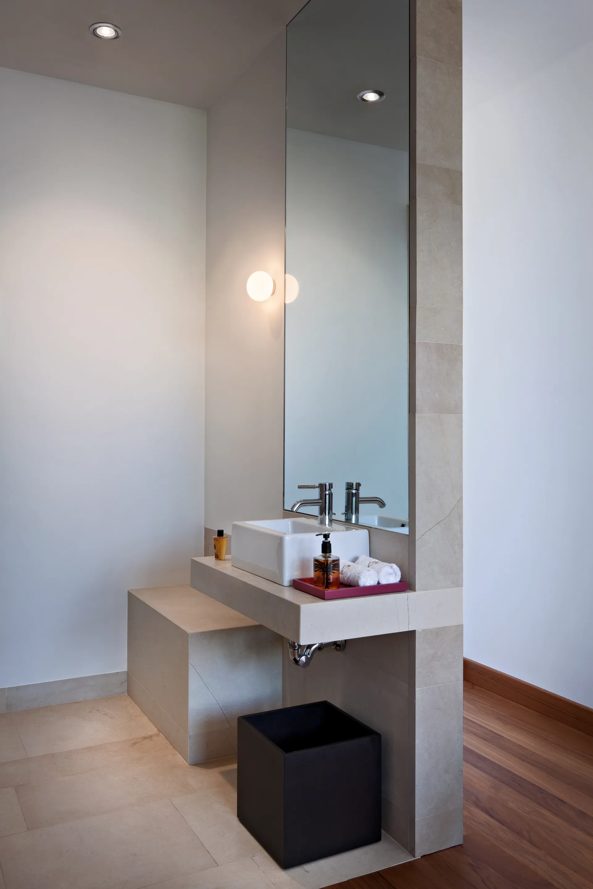 Mini Glo-Ball CW væg- og loftlampe spejlmontering, Hvid Flos