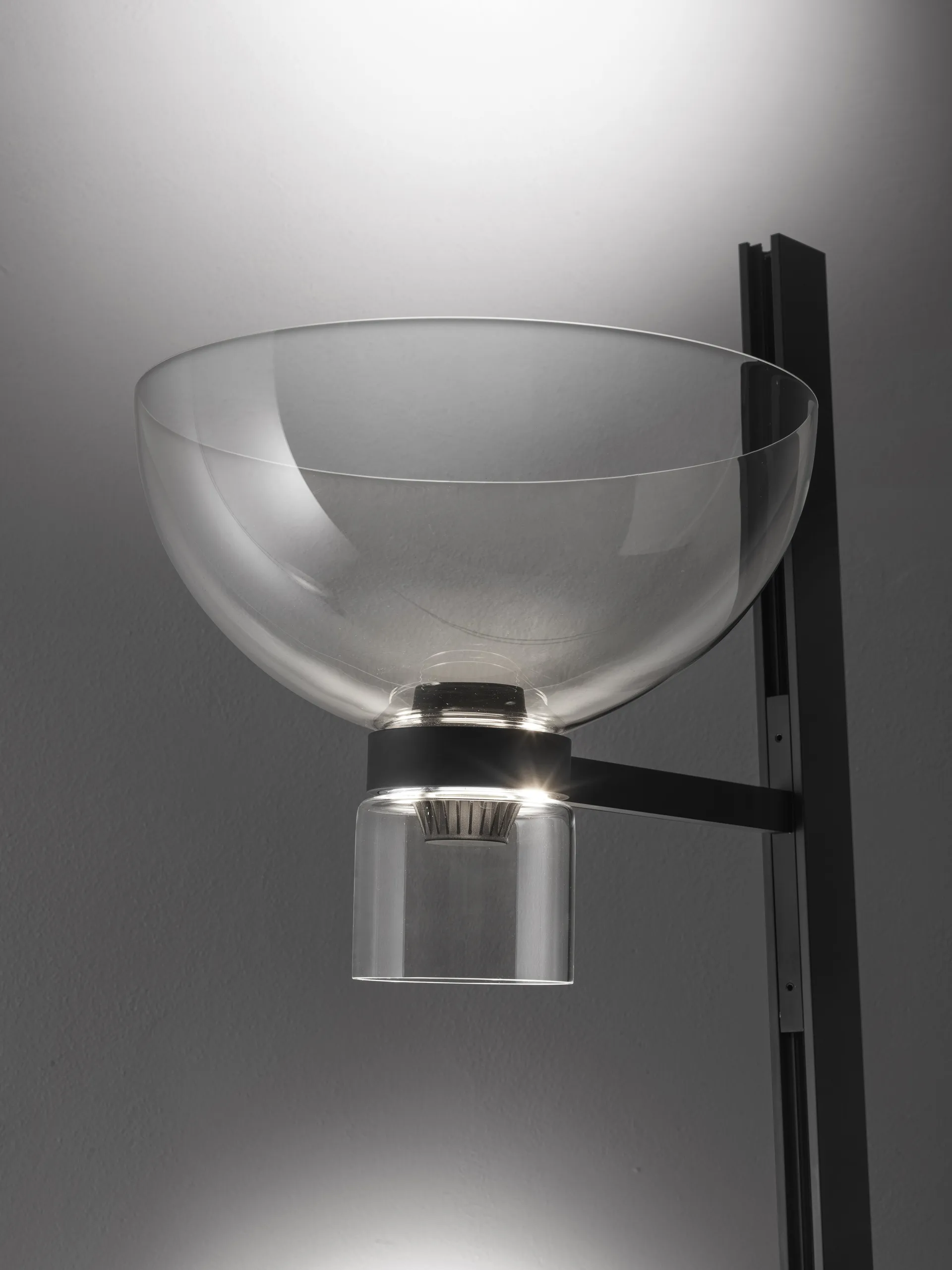 Nocturne F1 bowl gulvlampe - sort,  Flos