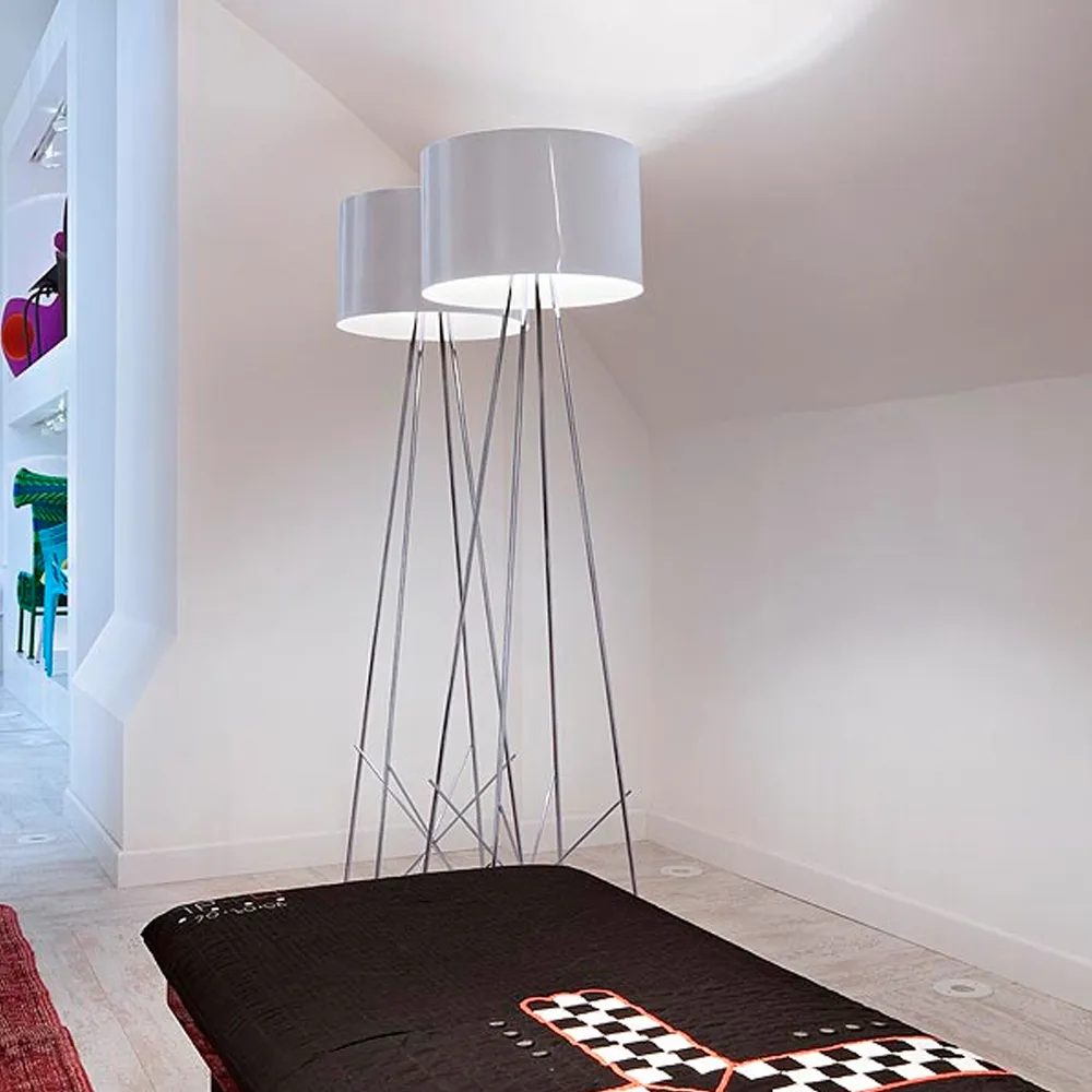 Ray F2 gulvlampe, Sort-krom Flos