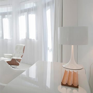 Spun Light T2 bordlampe - Sort - Flos