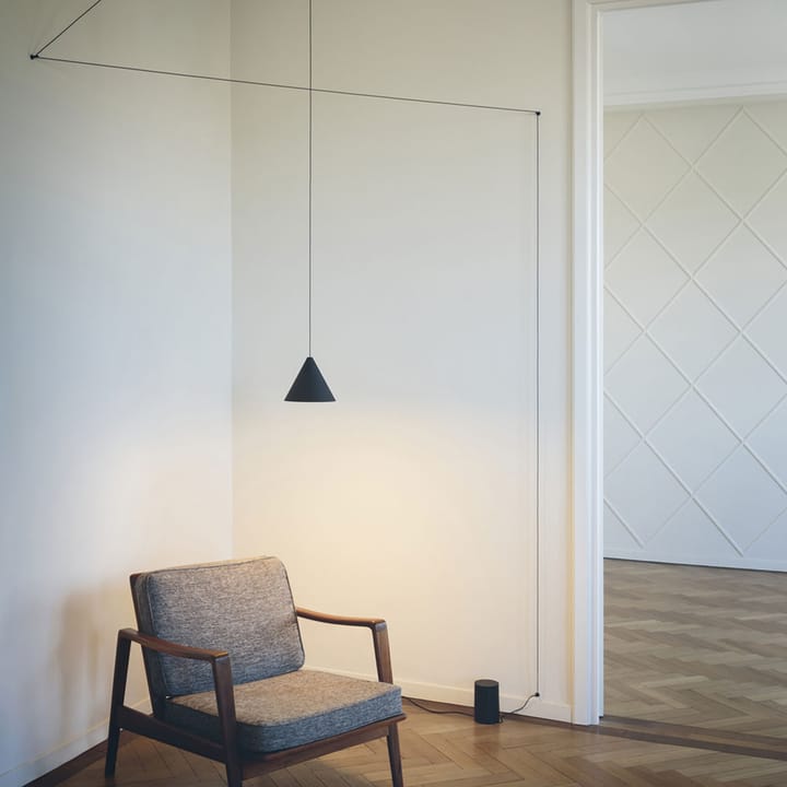 String Light Cone pendel, Sort, 12 m kabel Flos