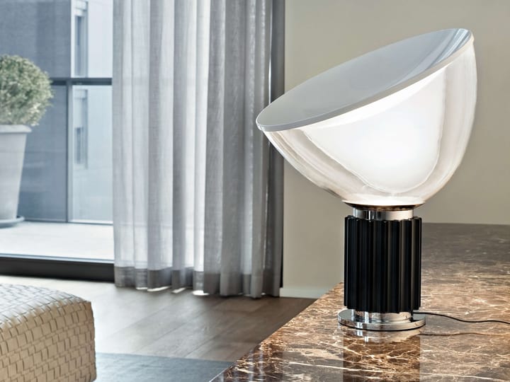 Taccia PMMA bordlampe, Sort LED Flos