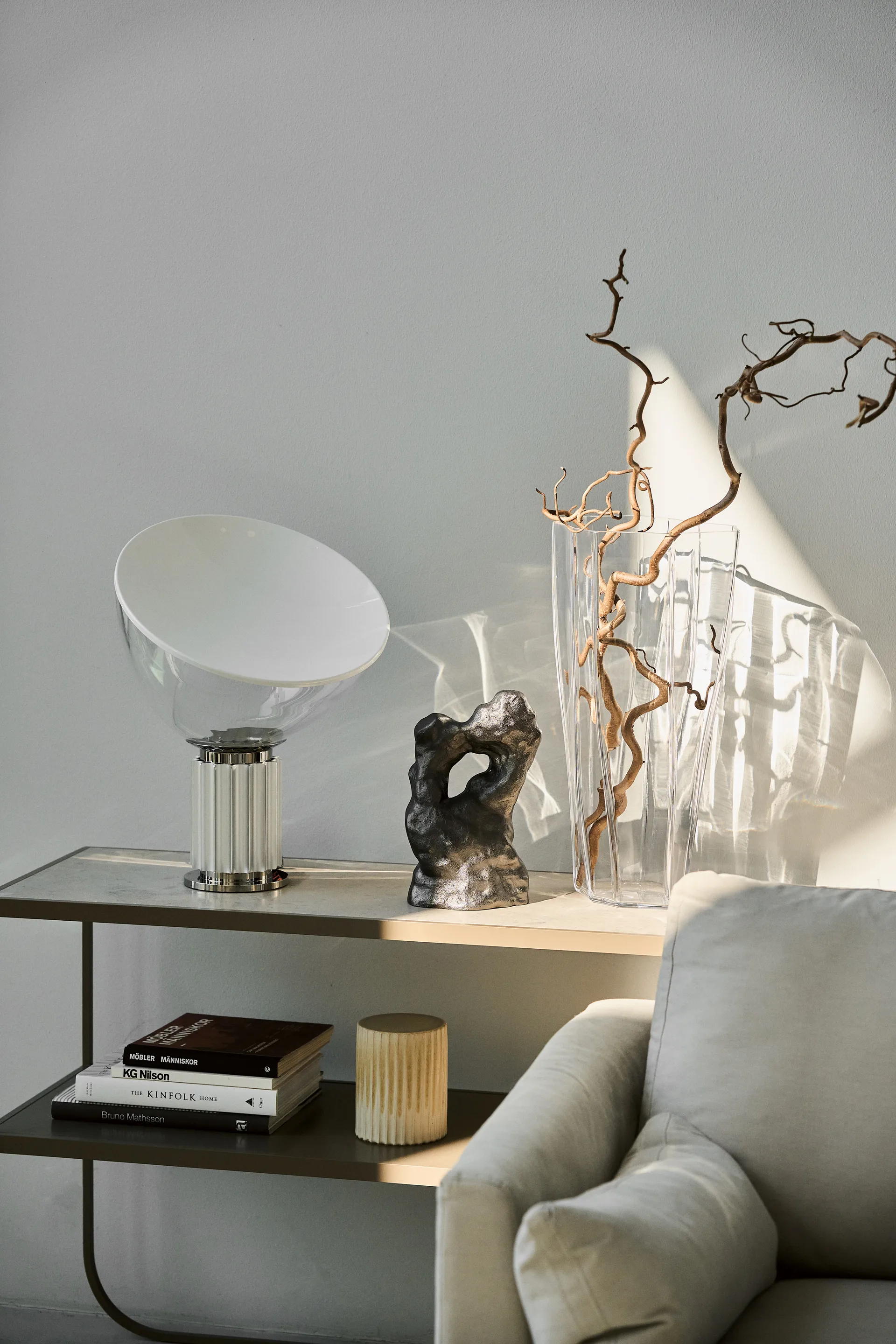 Taccia Small bordlampe LED 48,5 cm, Sølv-glaskuppel Flos