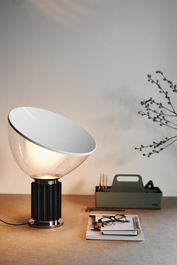 Taccia Small bordlampe LED 48,5 cm - Sort glaskuppel - Flos