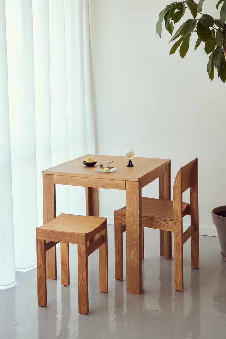Sonder stol, Eg Form & Refine
