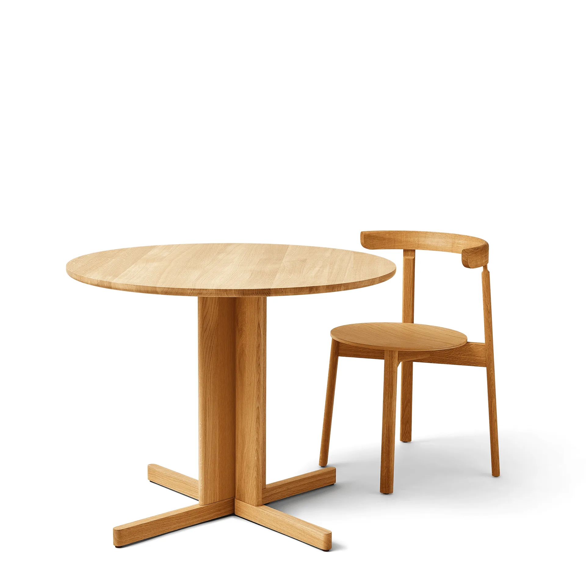 Trefoil spisebord Ø90 cm, Eg Form & Refine