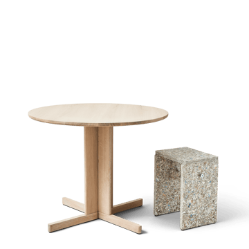 Trefoil spisebord Ø90 cm - Hvid eg - Form & Refine