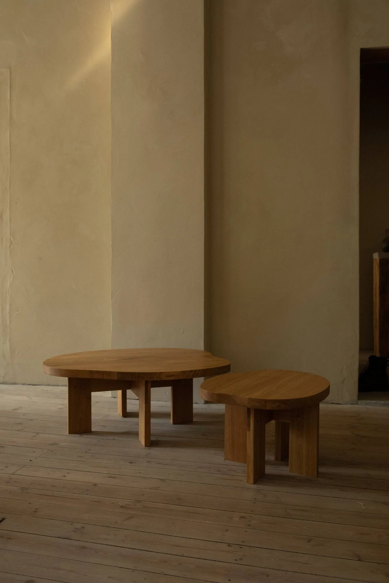 Farmhouse sidebord, Eg, 51x55,8x37 cm FRAMA