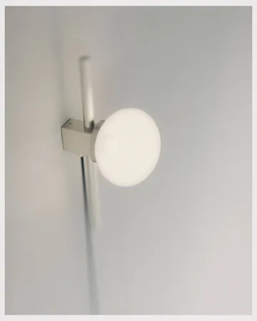 Ovoid Single væglampe - Rustfrit stål-opalglas - FRAMA