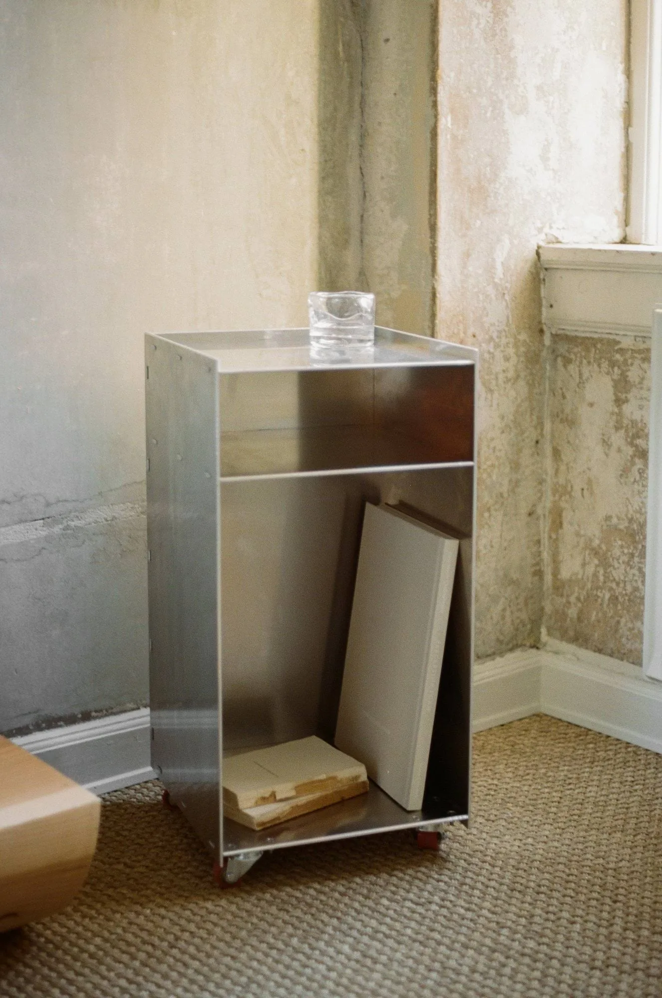 Rivet Cart rullebord, Aluminium, 32,8x33,8x65 cm FRAMA