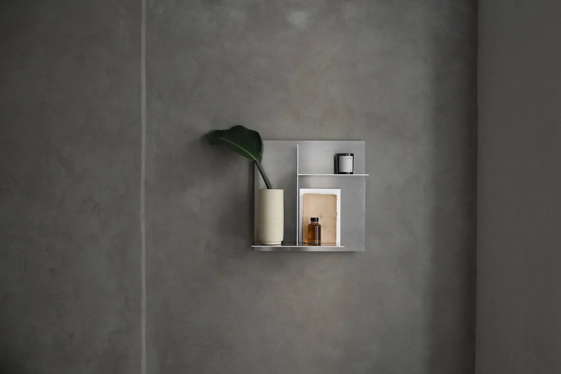 Rivet Typecase væghylde, Aluminium, 44,6x44,6x16,1 cm FRAMA