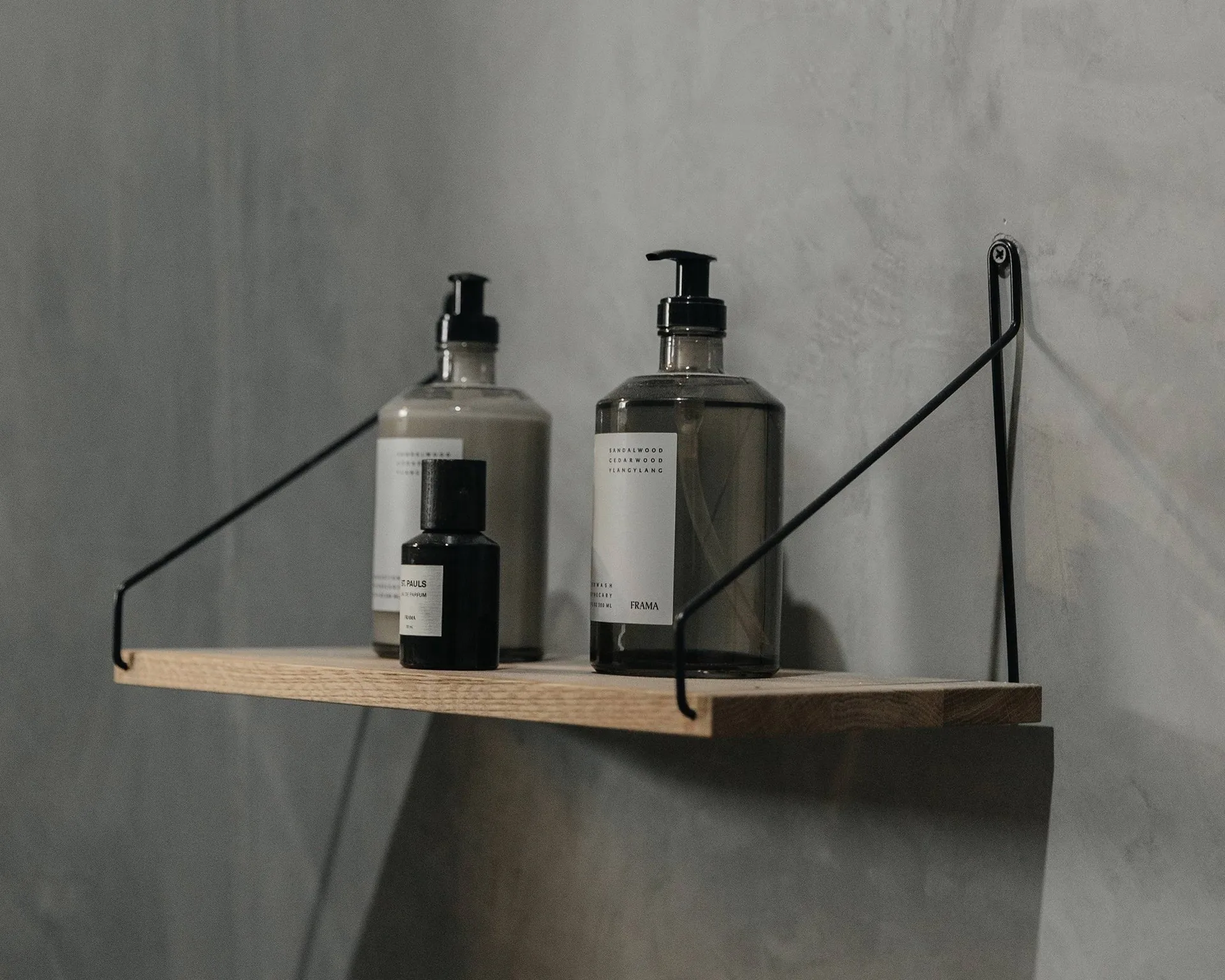 Single Shelf væghylde, Eg-sort, 60x27 cm FRAMA