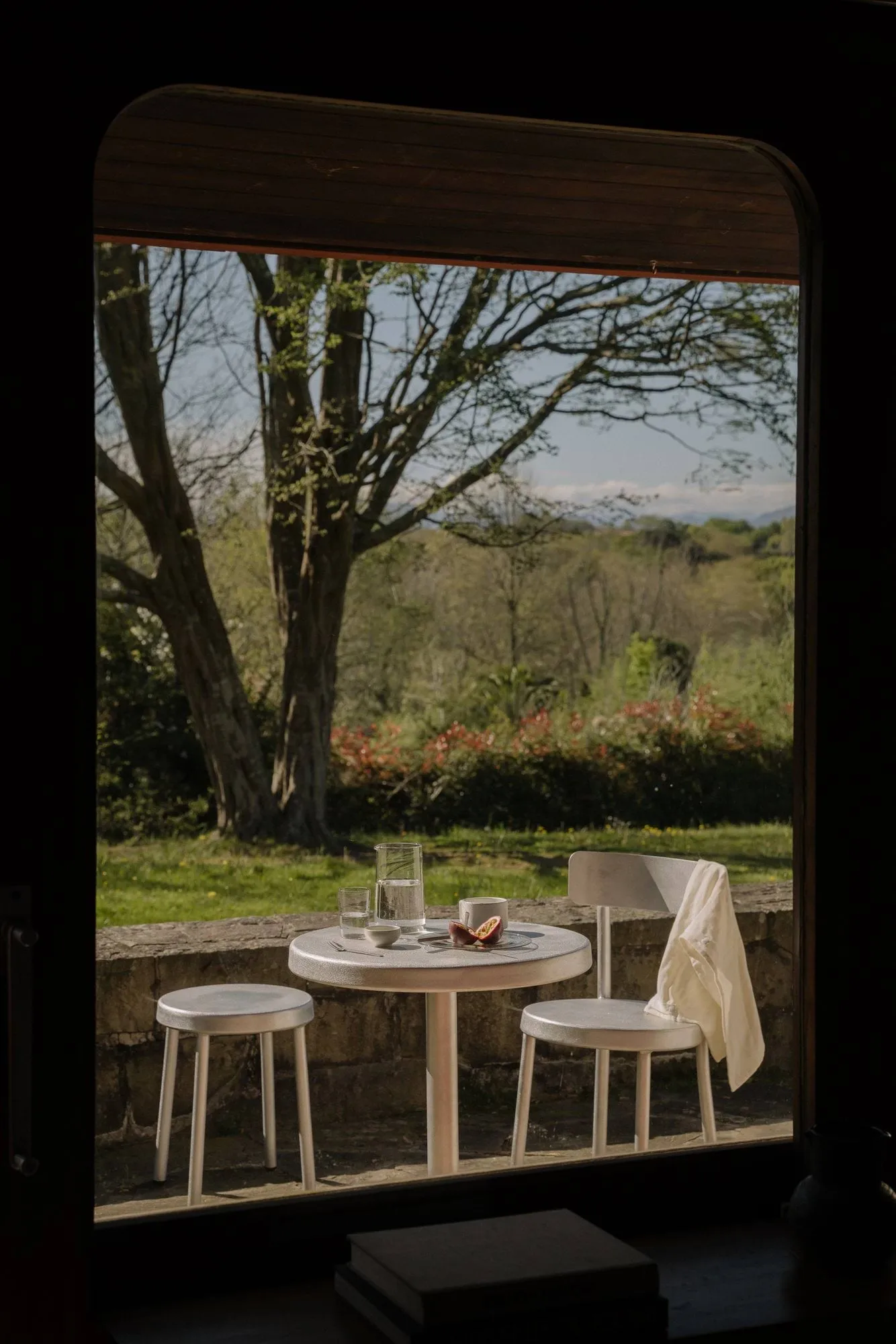 Tasca Table spisebord, Aluminium, large, Ø87,5x75,5 cm FRAMA
