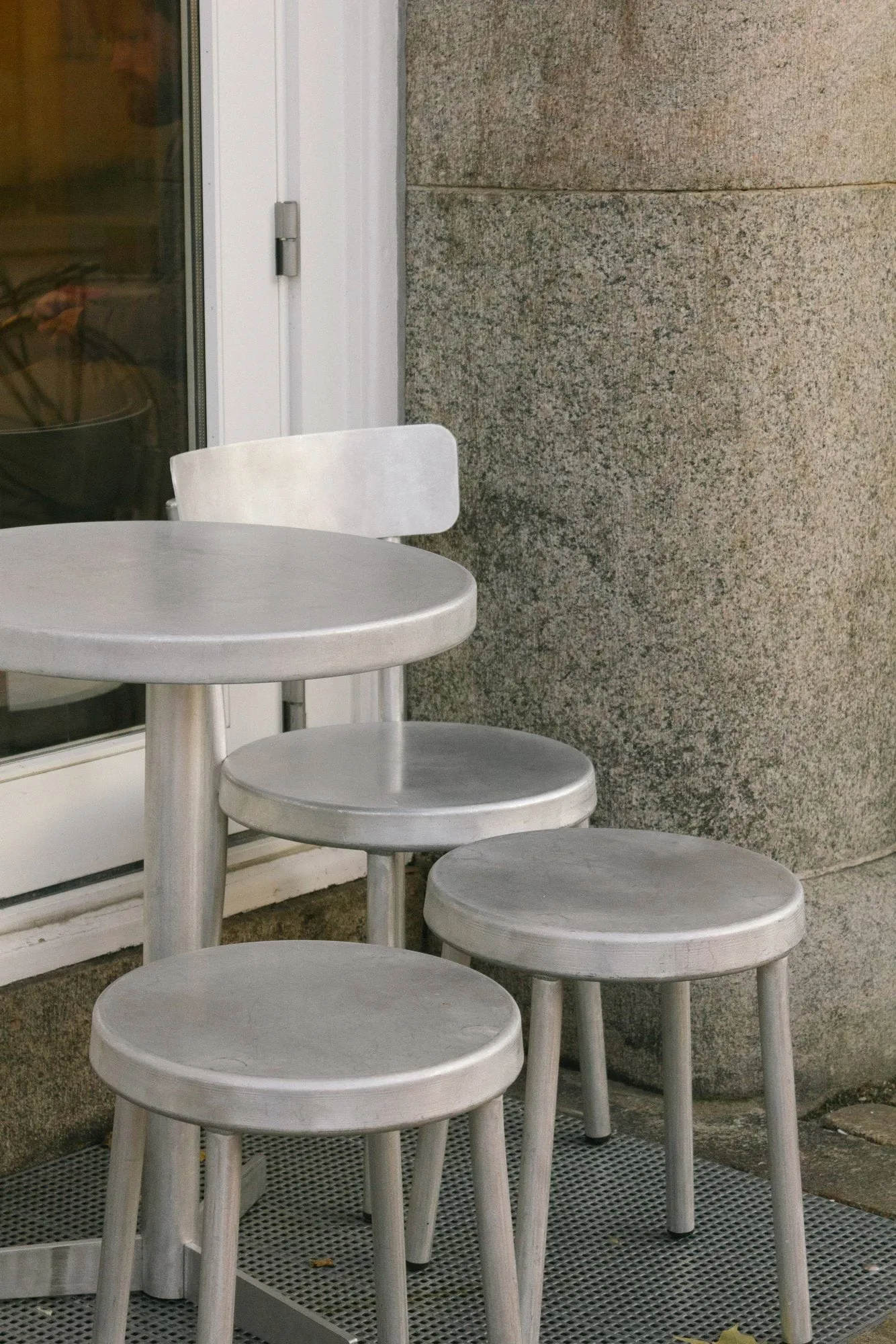 Tasca Table spisebord, Aluminium, small, Ø58x75,5 cm FRAMA