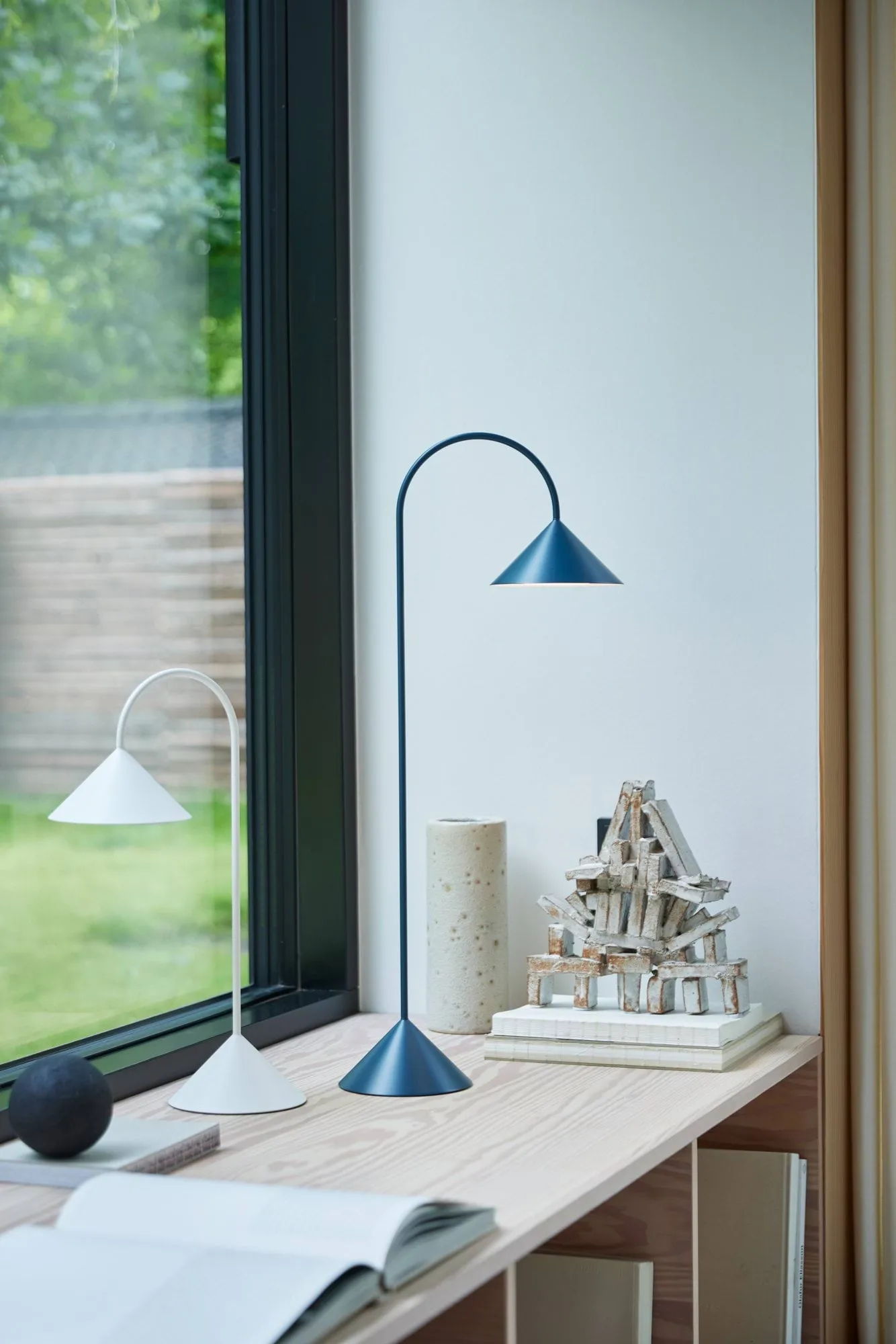 Grasp portabel bordlampe, Matt White, 47 cm Frandsen