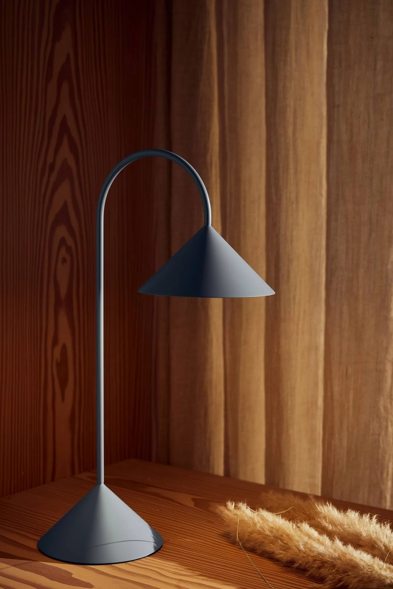 Grasp portabel bordlampe, Skyway blue, 47 cm Frandsen