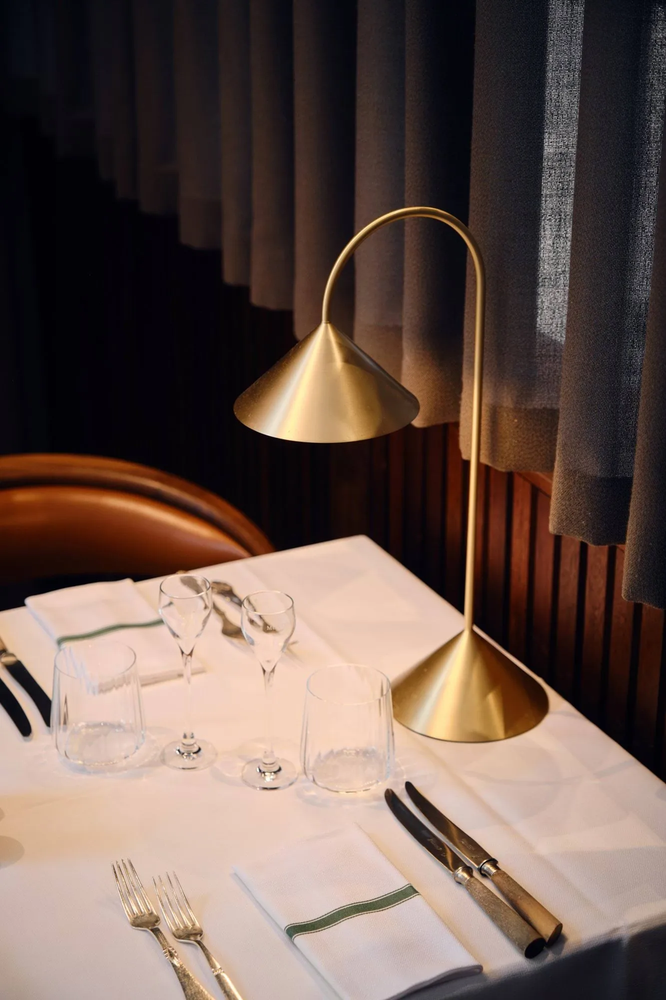 Grasp portabel bordlampe, Solid Brass, 47 cm Frandsen